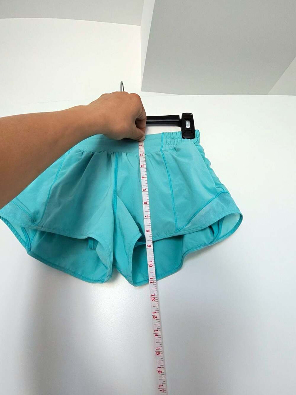 Lululemon Speed Up Mid-Rise Athletic Shorts Size 6 - Picture 6 of 6